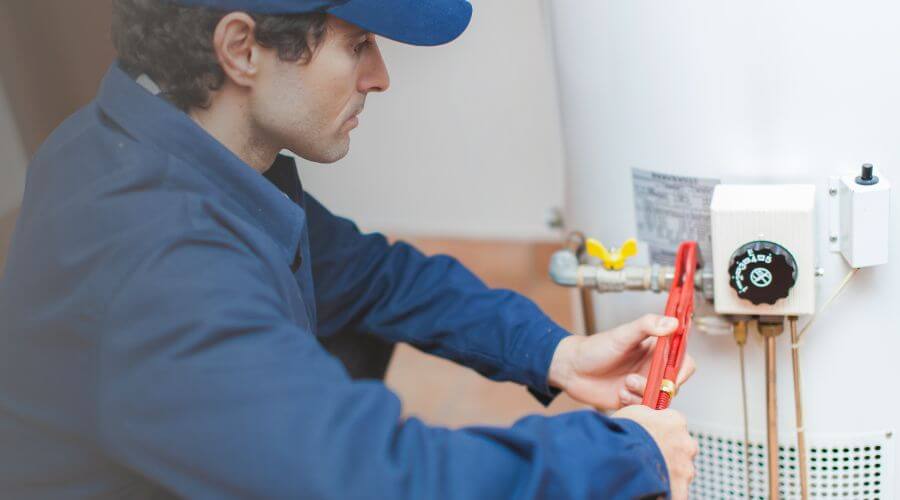 Expert burst pipe repair services in Chambersburg, IL